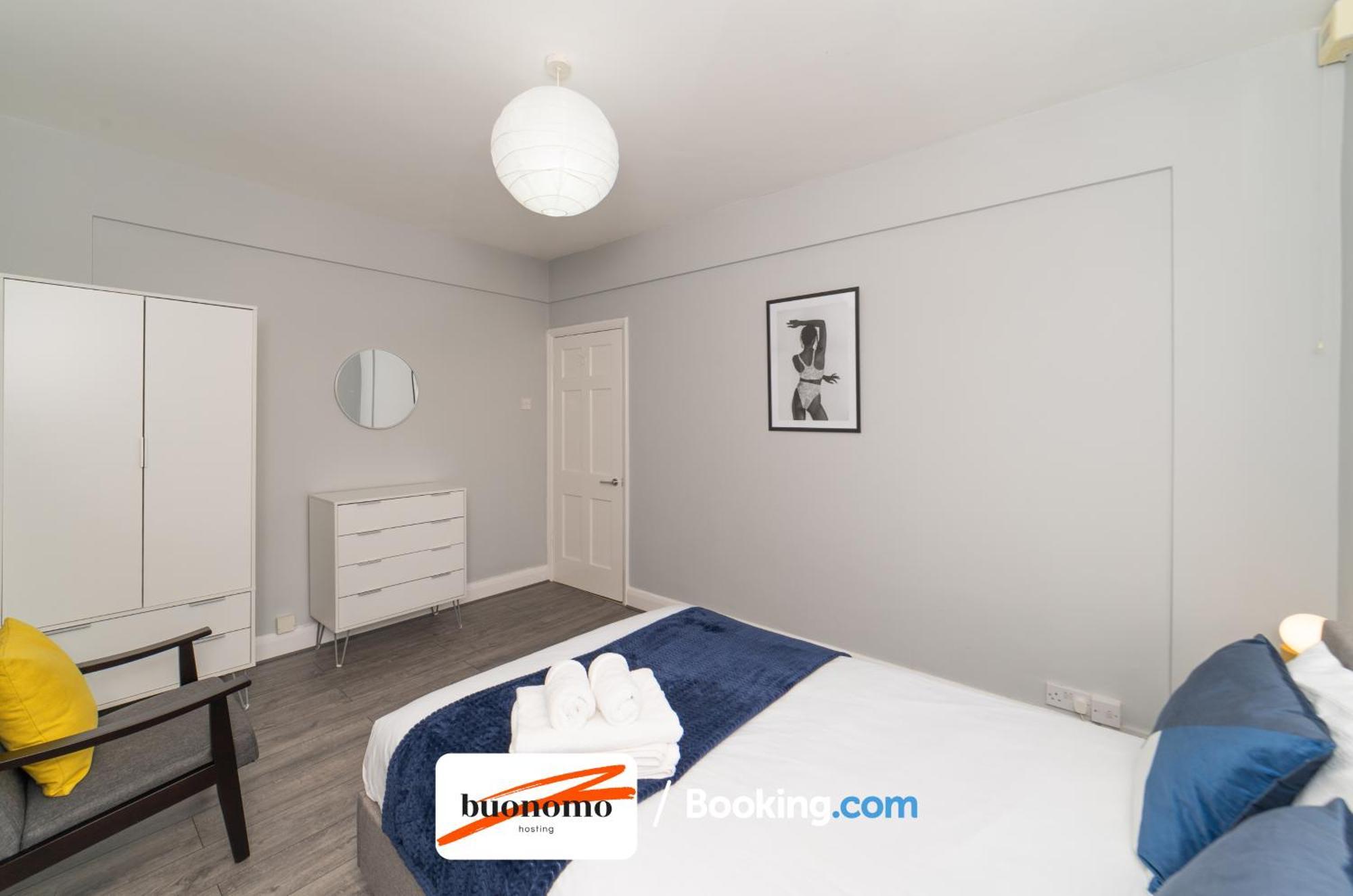 Two Bedroom Apartment By Buonomo Stays Short Lets & Serviced Accommodation With Balcony 런던 외부 사진